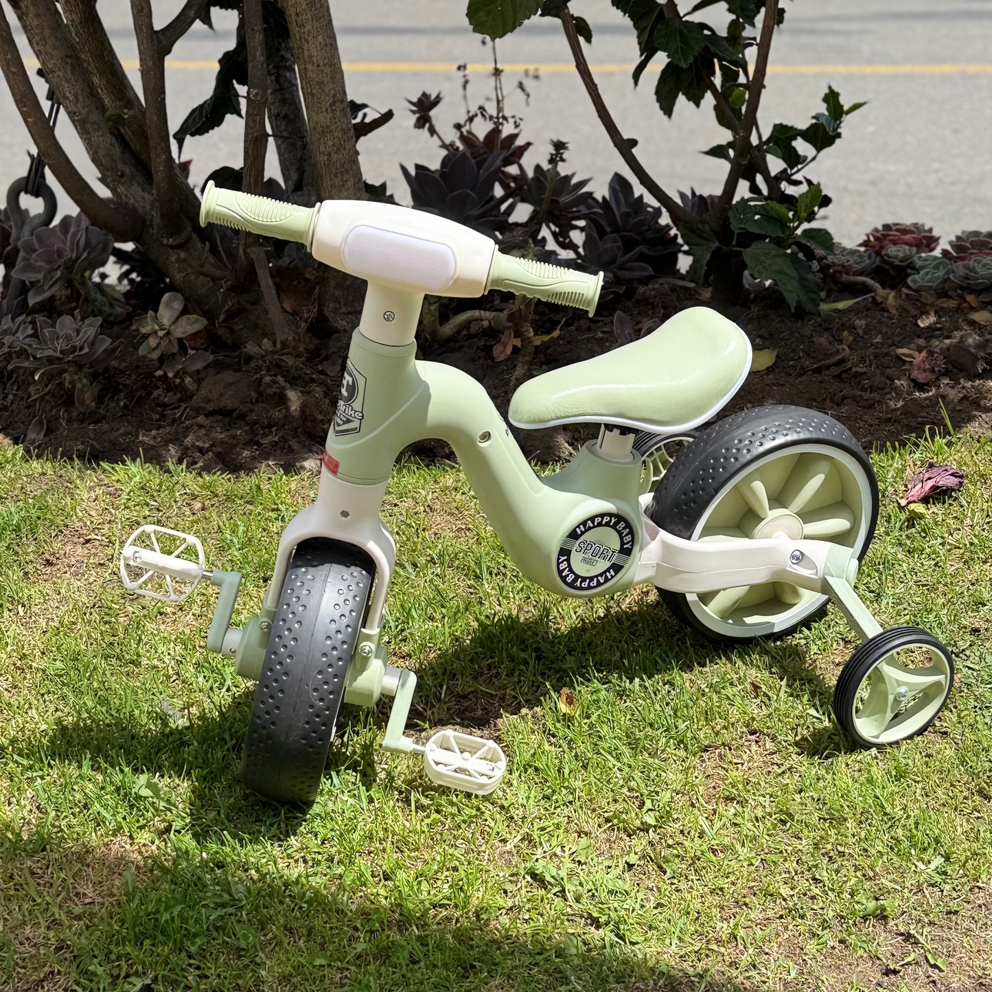 BICICLETA TRICICLO EVOLUTION ® PEDALES Y RUEDAS LUCES Y SONIDO