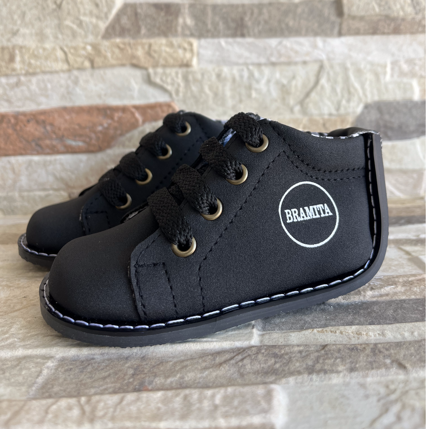 BOTA BRAHMITA NEGRA