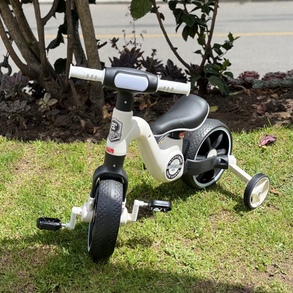 BICICLETA TRICICLO EVOLUTION ® PEDALES Y RUEDAS LUCES Y SONIDO