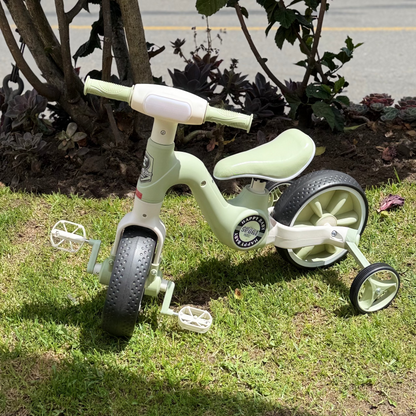 BICICLETA TRICICLO EVOLUTION ® PEDALES Y RUEDAS LUCES Y SONIDO